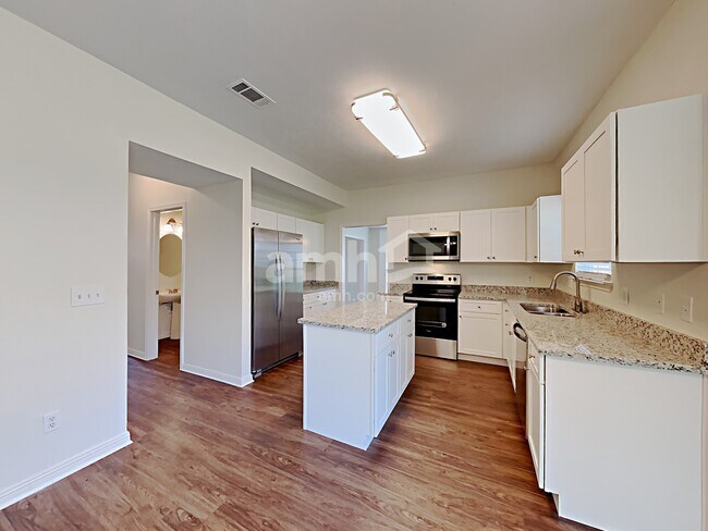 Building Photo - 918 Lavergne Ln