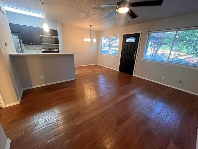 Foto del edificio - 1202 Newning Ave