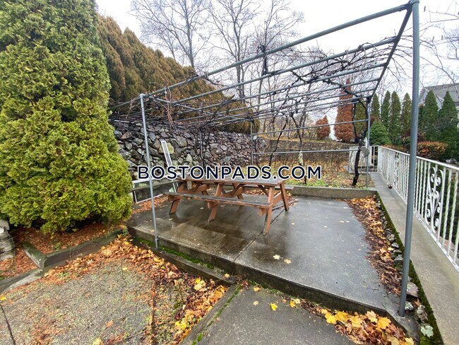Foto del edificio - 303 Lincoln Ave