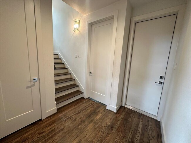 Foto del edificio - 1535 W 24th St