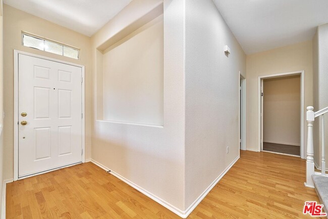 Building Photo - 28058 Dickason Dr