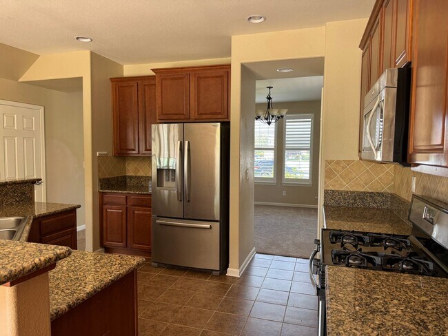 Foto del edificio - Large Wingfield Springs Home in cul-de-sac...