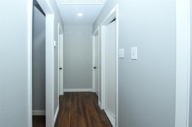Foto del edificio - 204 E 18th St