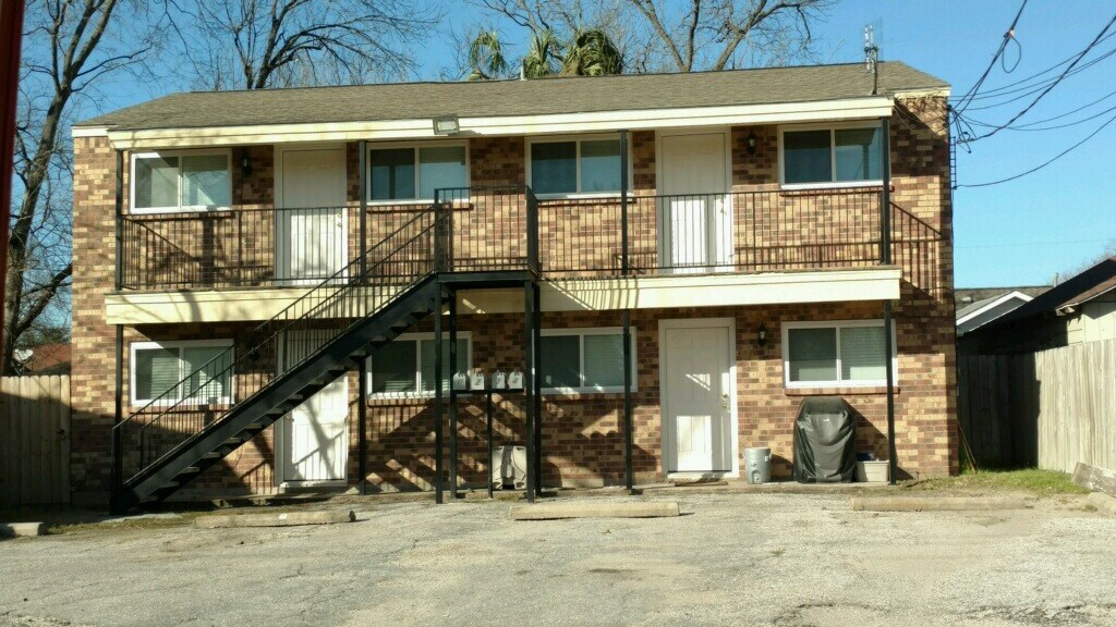 Front - 1405 2nd St