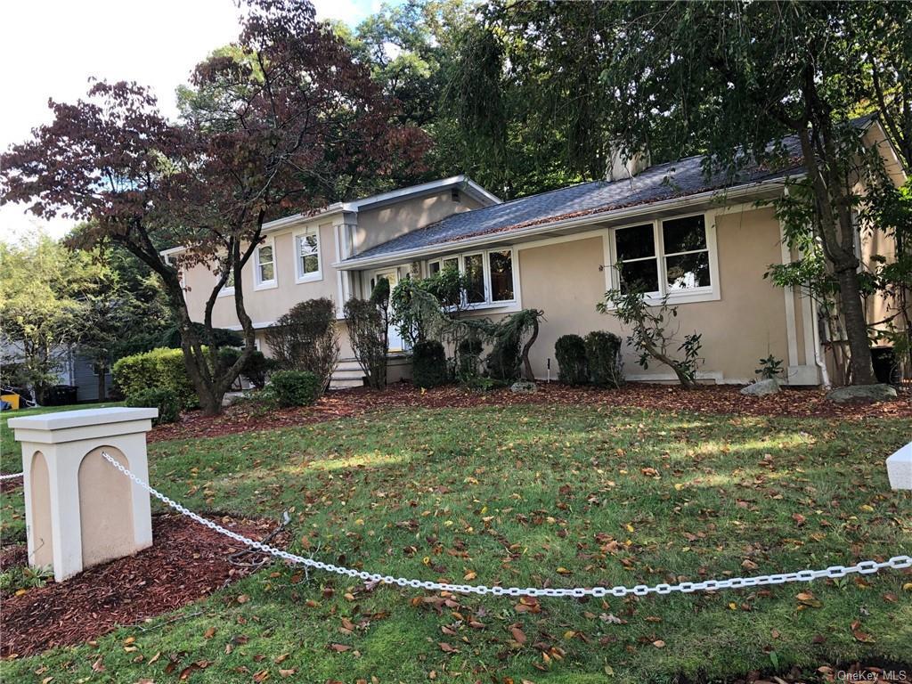 Primary Photo - 14 Stoneham Ln