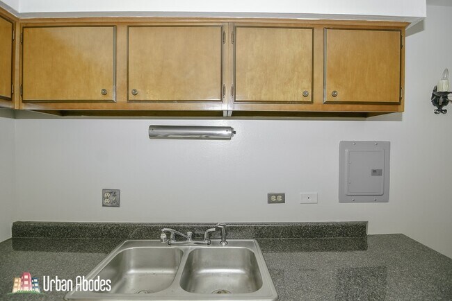 Foto del edificio - 648 W Wrightwood Ave