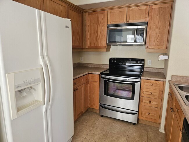Foto del edificio - Furnished or Unfurnished Long Term Condo