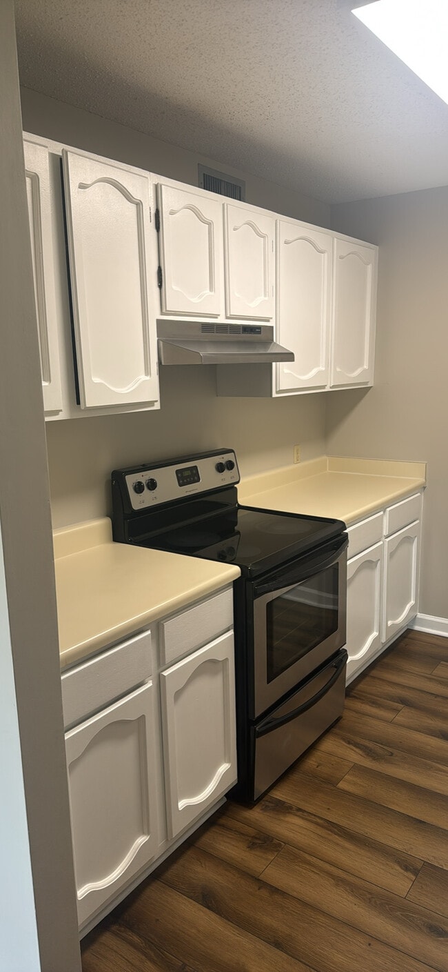 Building Photo - 115 Township Ln