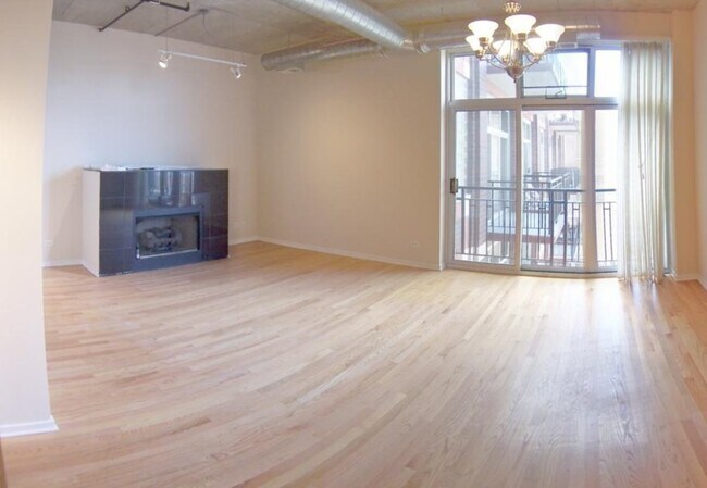 Building Photo - 1000 W Adams St