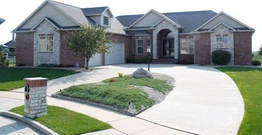 FRONT ENTRANCE - 5018 Chestnut Grove Dr