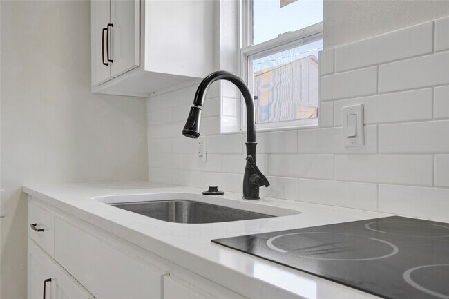 Foto del edificio - 4716 Siegel St