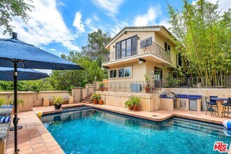 Building Photo - 4557 Saltillo St