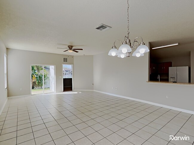 Building Photo - 5707 Vista Linda Dr