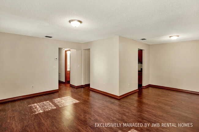 Building Photo - 11711 Tanager Dr