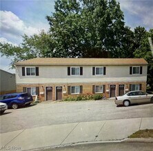 Building Photo - 240 Lilac Pl