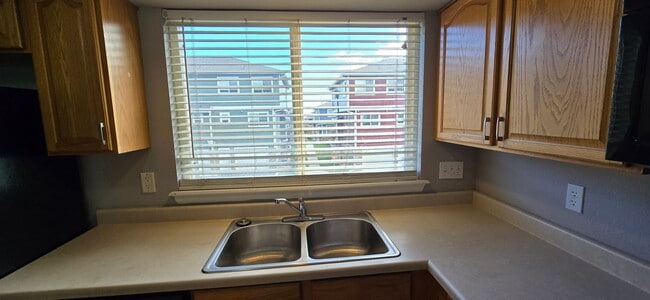 Building Photo - Charming Two Bedroom Townhome in Brighton,...