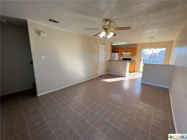 Building Photo - 1402 Dugger Cir