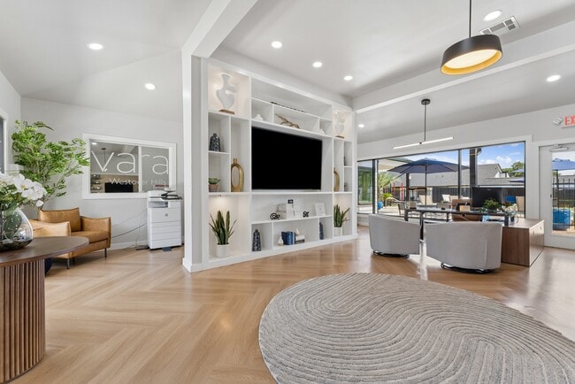 Building Photo - Vara Westover Hills