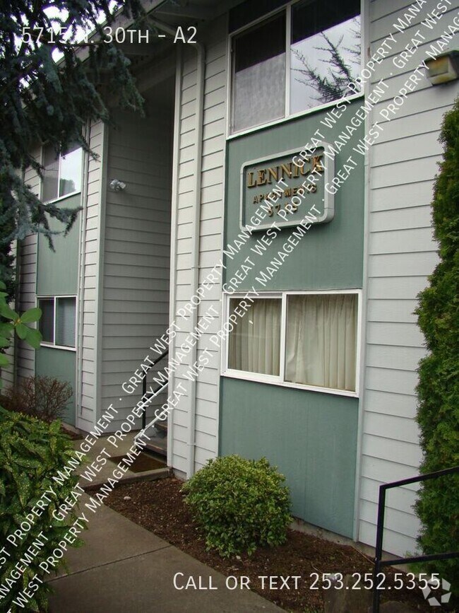 Building Photo - 5715 N 30th St
