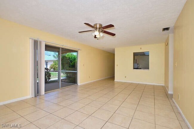 Foto del edificio - 4104 SE 12th Pl