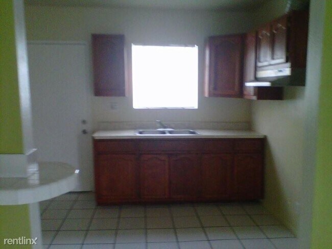 Building Photo - 2 br, 1 bath House - 8017 1/2 2nd St