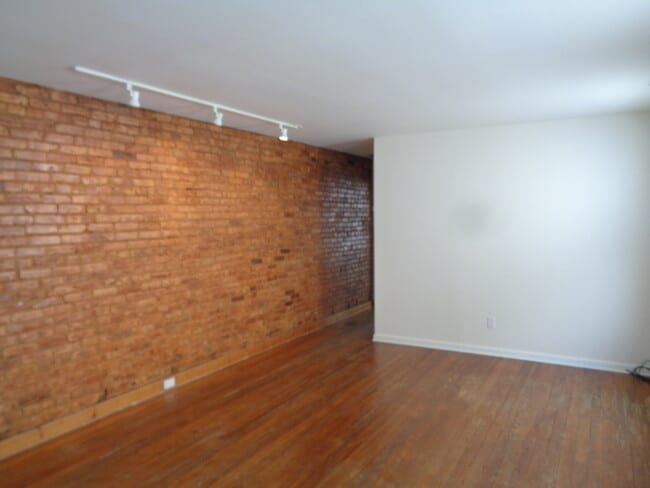 Building Photo - 4023 Falls Rd