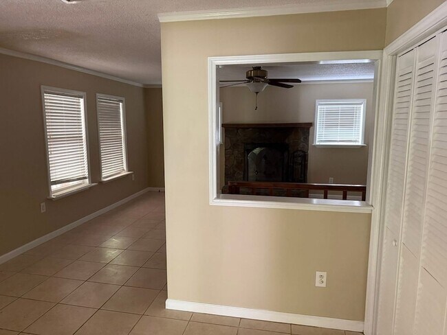Foto del edificio - 92 Grey Fox Ln