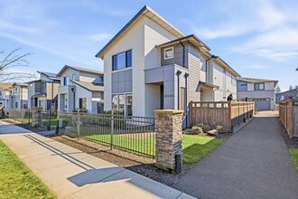 Building Photo - 16536 SE Pleasant Vly Pkwy