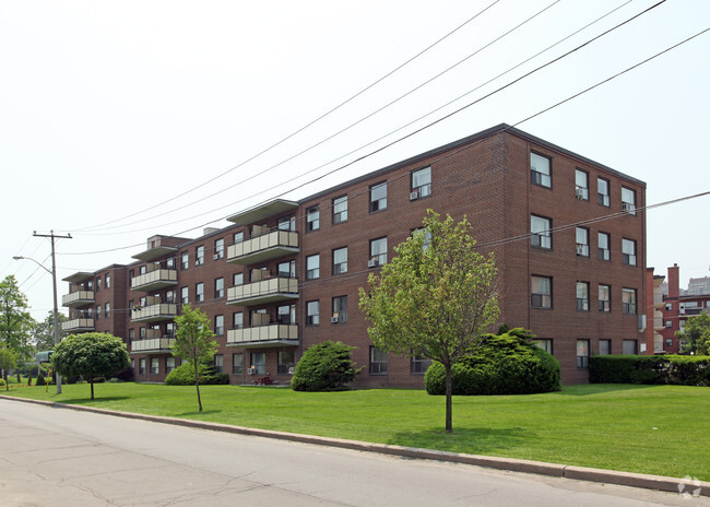 Building Photo - Daymark Court