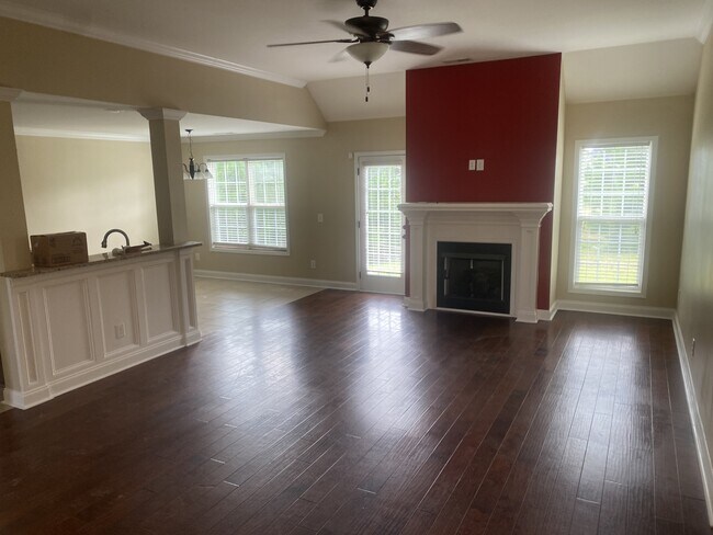 Foto del edificio - 3011 Thornberry Dr