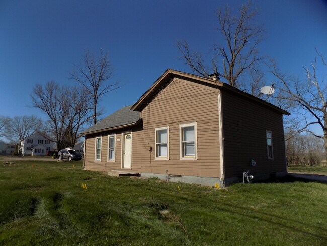 Building Photo - 7604 S Grant Hwy