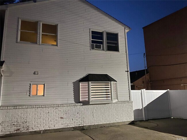 Foto del edificio - 204 Bayside Ave