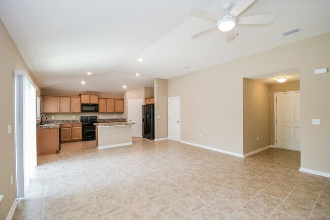 Building Photo - 9591 Palm Reserve Dr