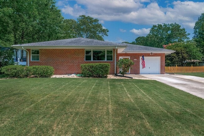 Foto del edificio - 504 Kirkwood Ln