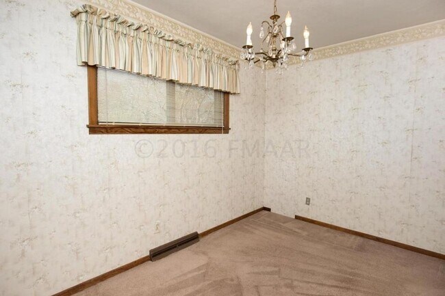 Foto del edificio - 5 Bedroom Home in Moorhead