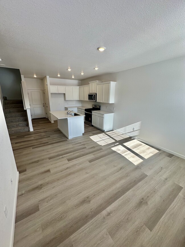 Building Photo - 4698 Combine Ln