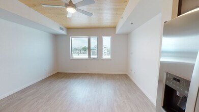 Interior Photo - Cirrus