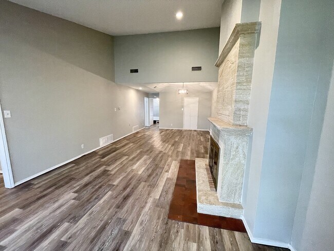 Foto del edificio - 2203 Canterbury Ct