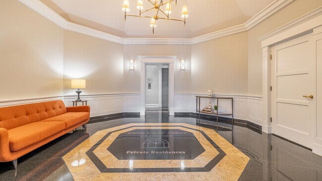 Foto del edificio - 33 W Delaware Pl