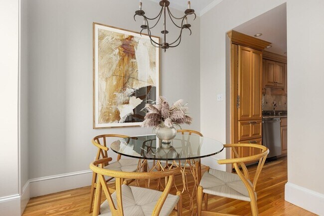 Foto del edificio - 84 Commonwealth Ave