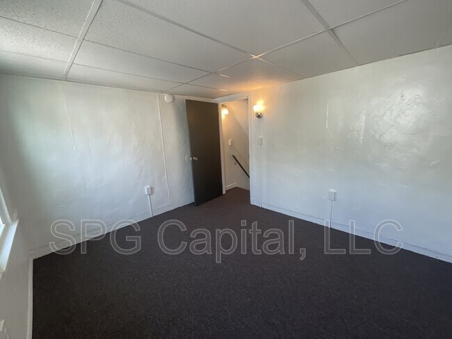 Foto del edificio - 219 N Pine St