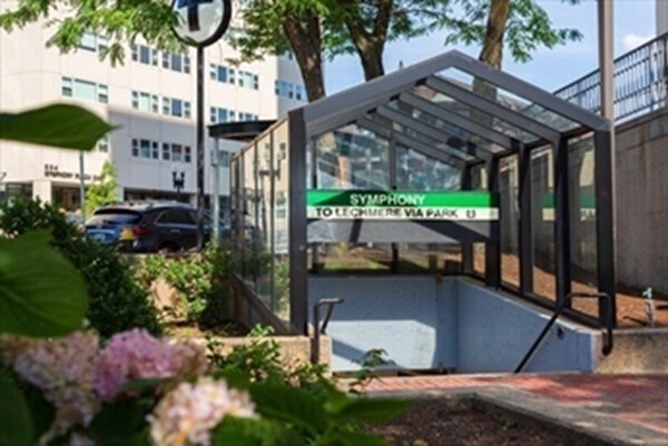 Foto del edificio - 424 Massachusetts Ave