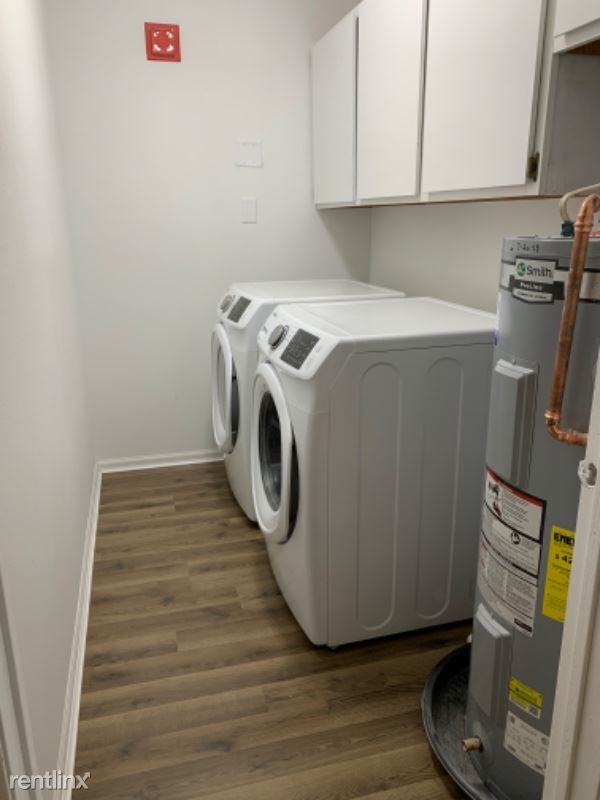 Foto del edificio - 6540 Mariner Dr
