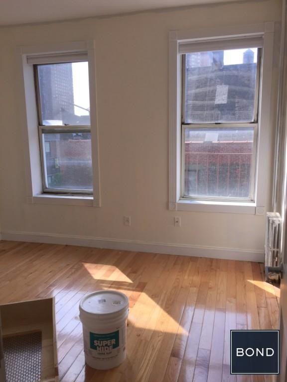 Foto principal - 401 W 43rd St