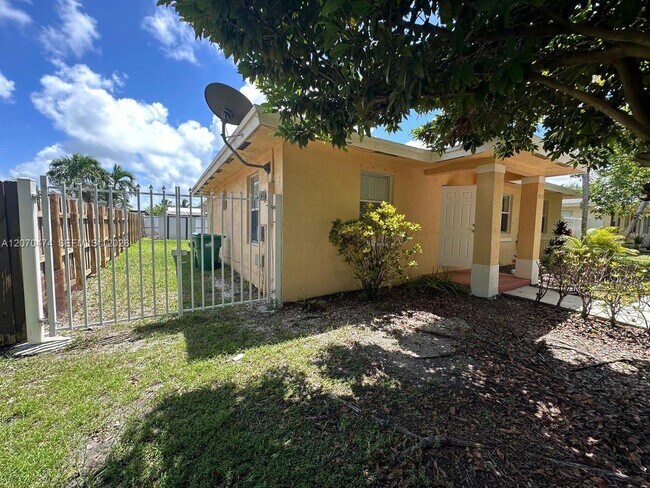 Building Photo - 14152 SW 288th Terrace