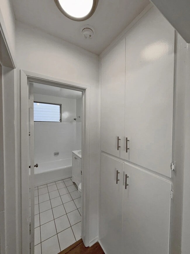 Building Photo - 3630 Westwood Blvd