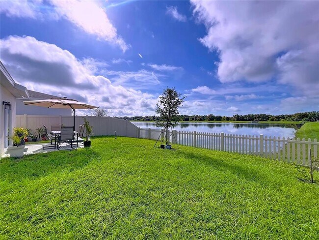 Foto del edificio - 1285 Deepwater Cir