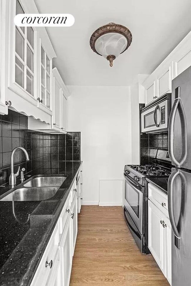 Foto del edificio - 372 Central Prk W