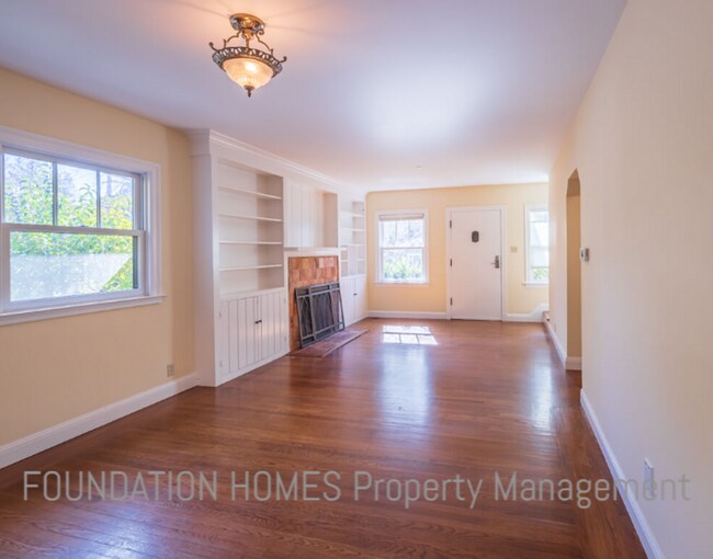 Building Photo - 2020 Fifth Ave