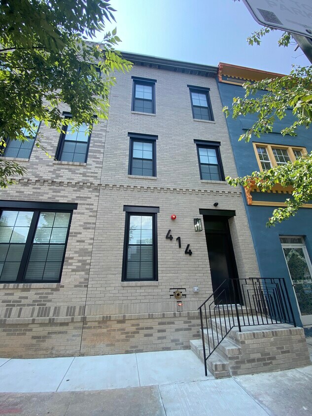 Foto principal - 414 S Conkling St